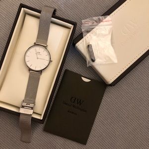 NEW Daniel Wellington watch - classic E32S1